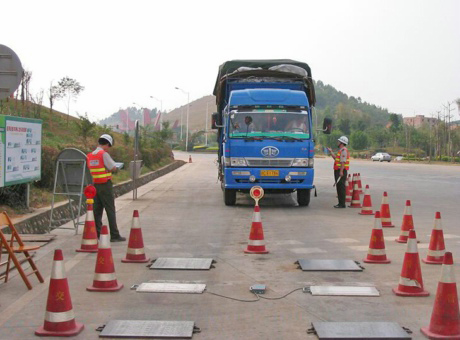 軸重秤-高速公路交警專用地磅、便攜式公路超載檢測(cè)系統(tǒng)